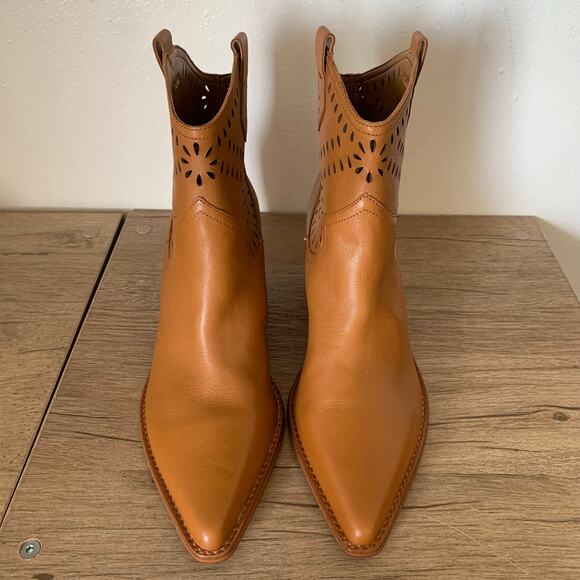 NWOB Marc Fisher Elyma Western Booties 9 Perforated Leather Pointed Toe Cowgirl - Picture 4 of 16